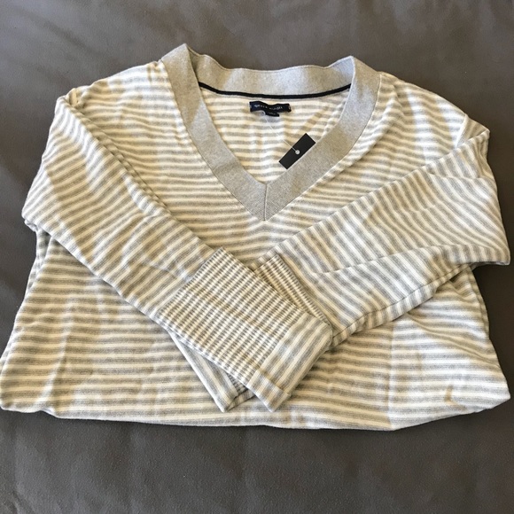 {TOMMY HILFINGER} Tommy Vneck Sweater NWT - Picture 2 of 8